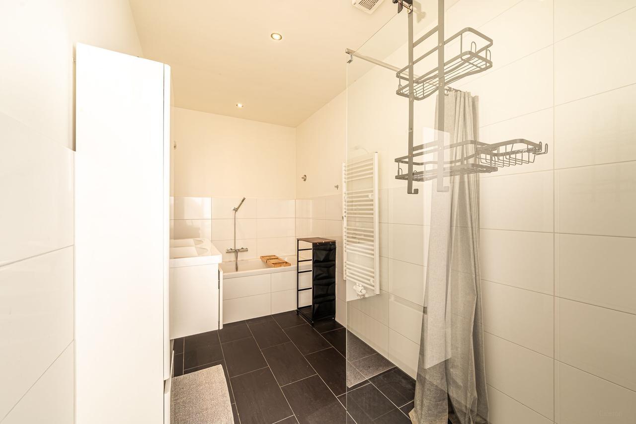 Large townhouse in Middenmeer - Image 21