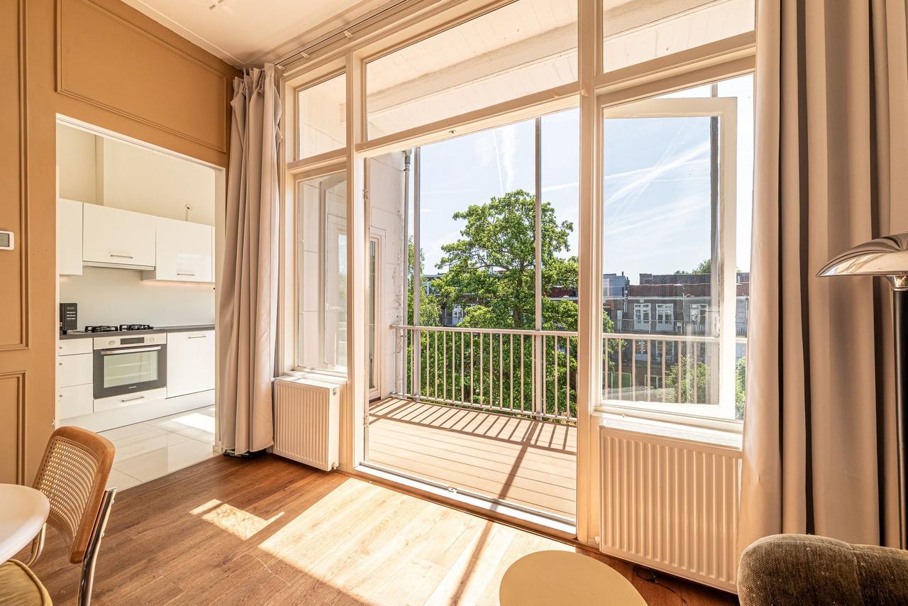 Large townhouse in Middenmeer - Image 5