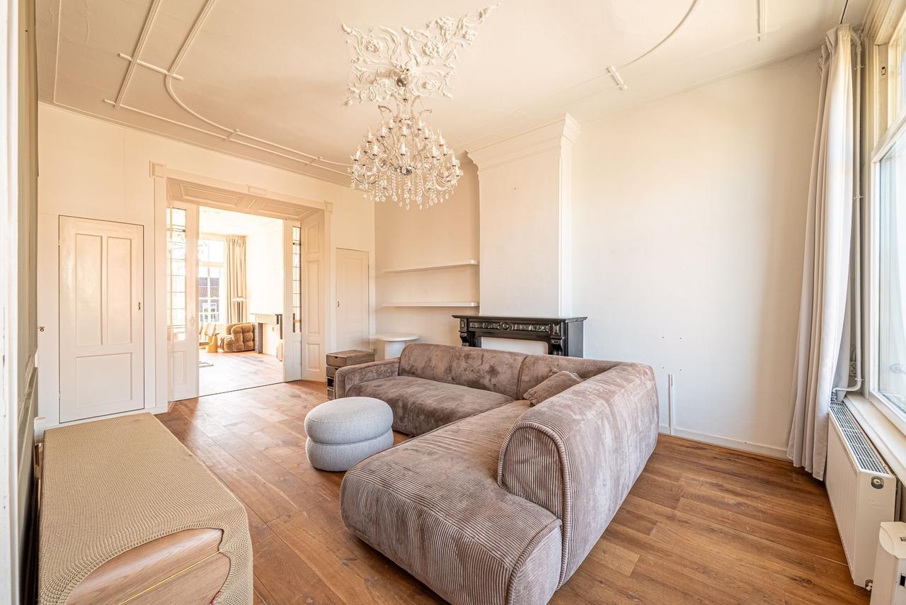 Large townhouse in Middenmeer - Image 8