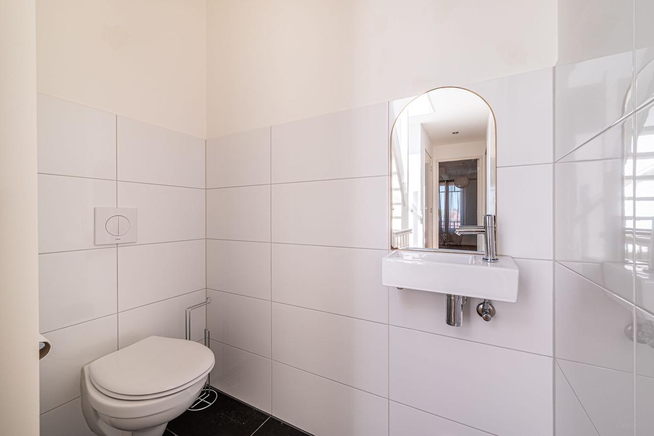 Large townhouse in Middenmeer - Image 24