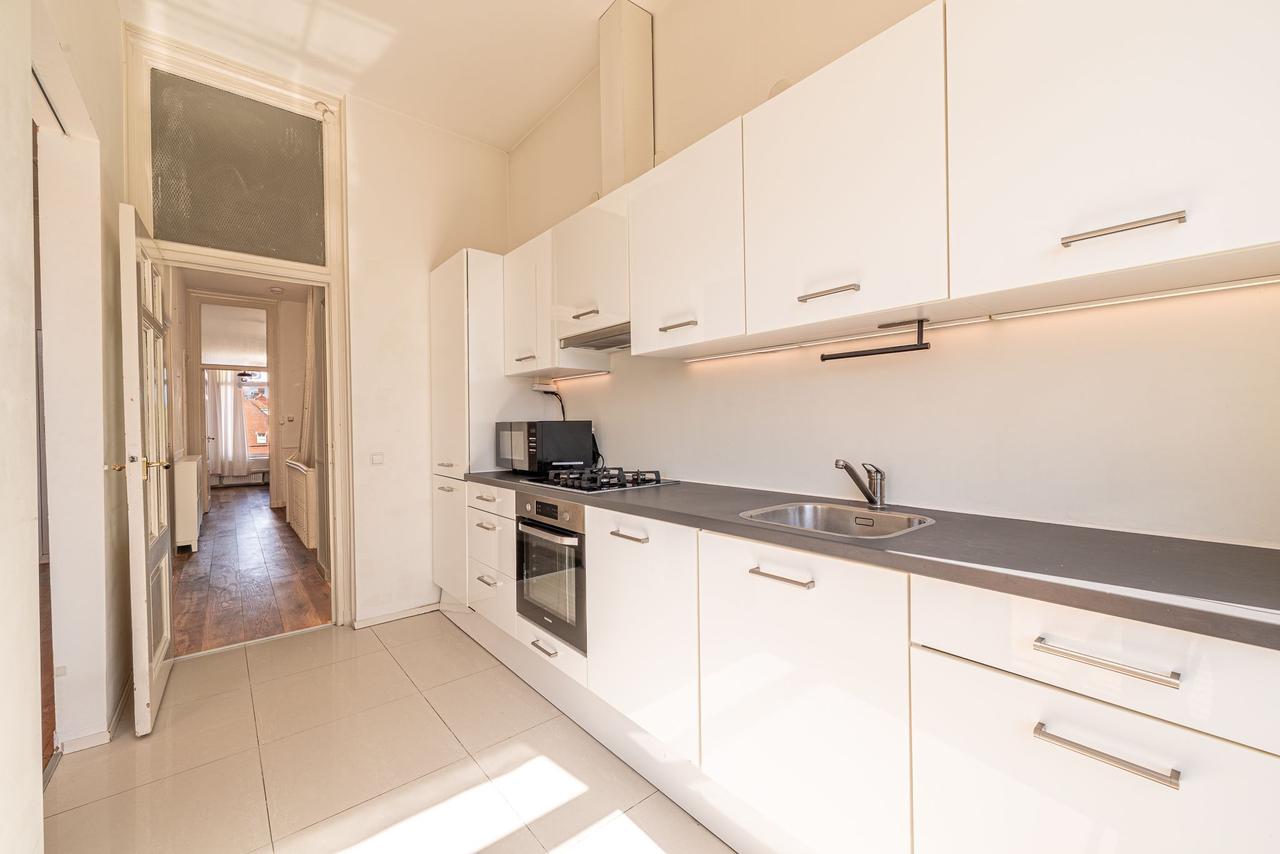 Large townhouse in Middenmeer - Image 11