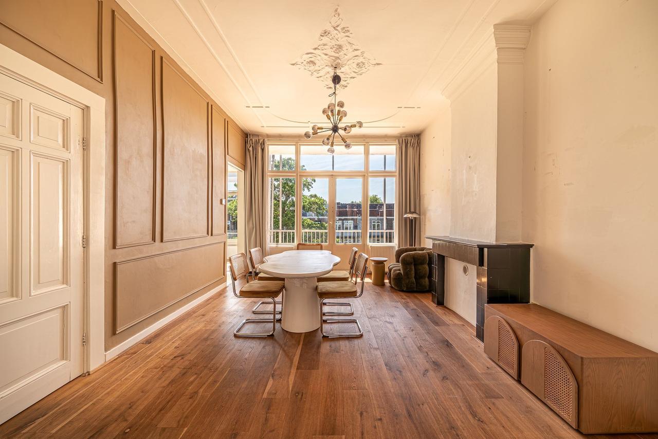 Large townhouse in Middenmeer - Image 2