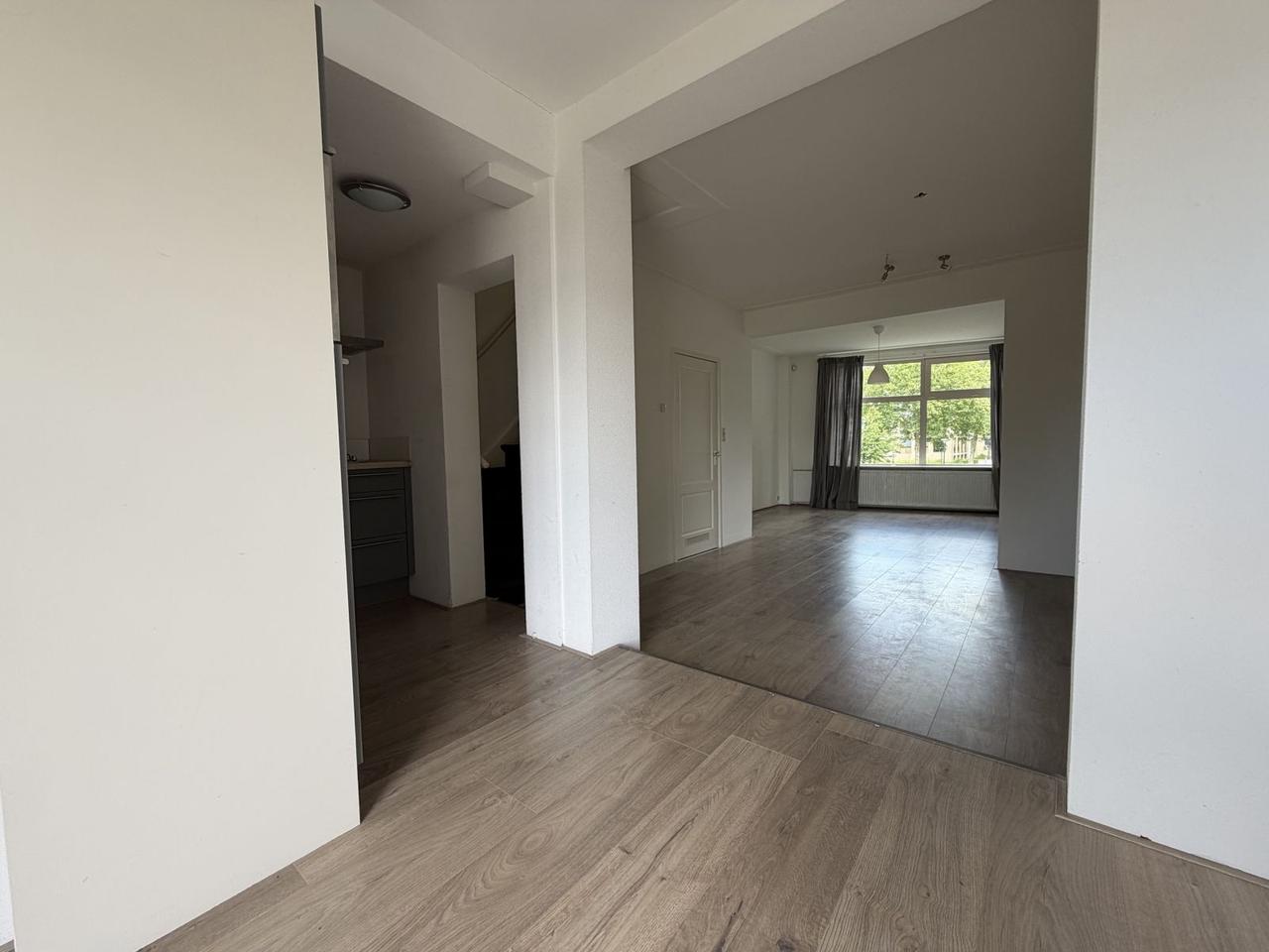 Modern apartment (65m²) with 2 bedrooms in Assendorp - Image 8