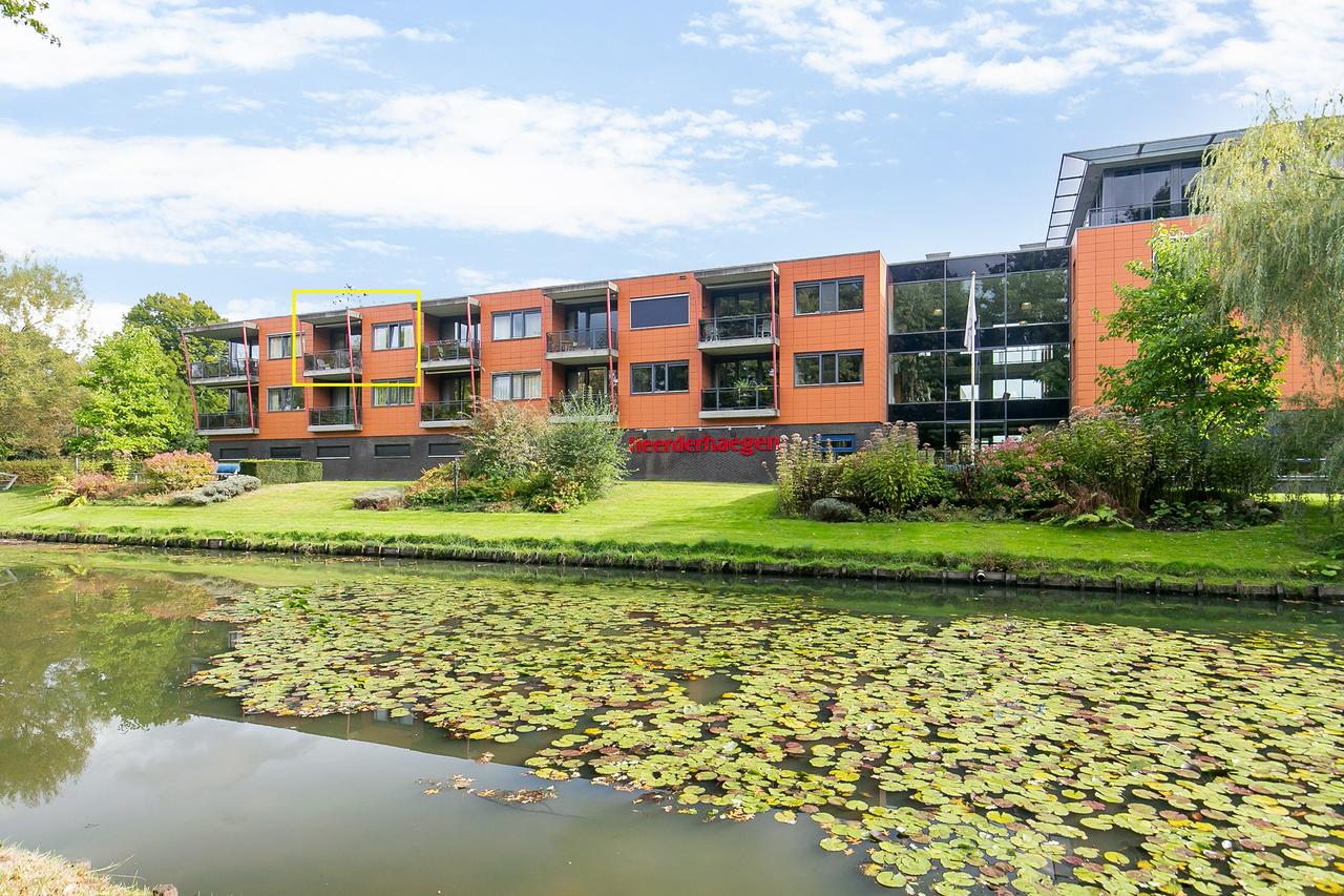 103 m2 appartement met lift en parkeerplek - Afbeelding 1