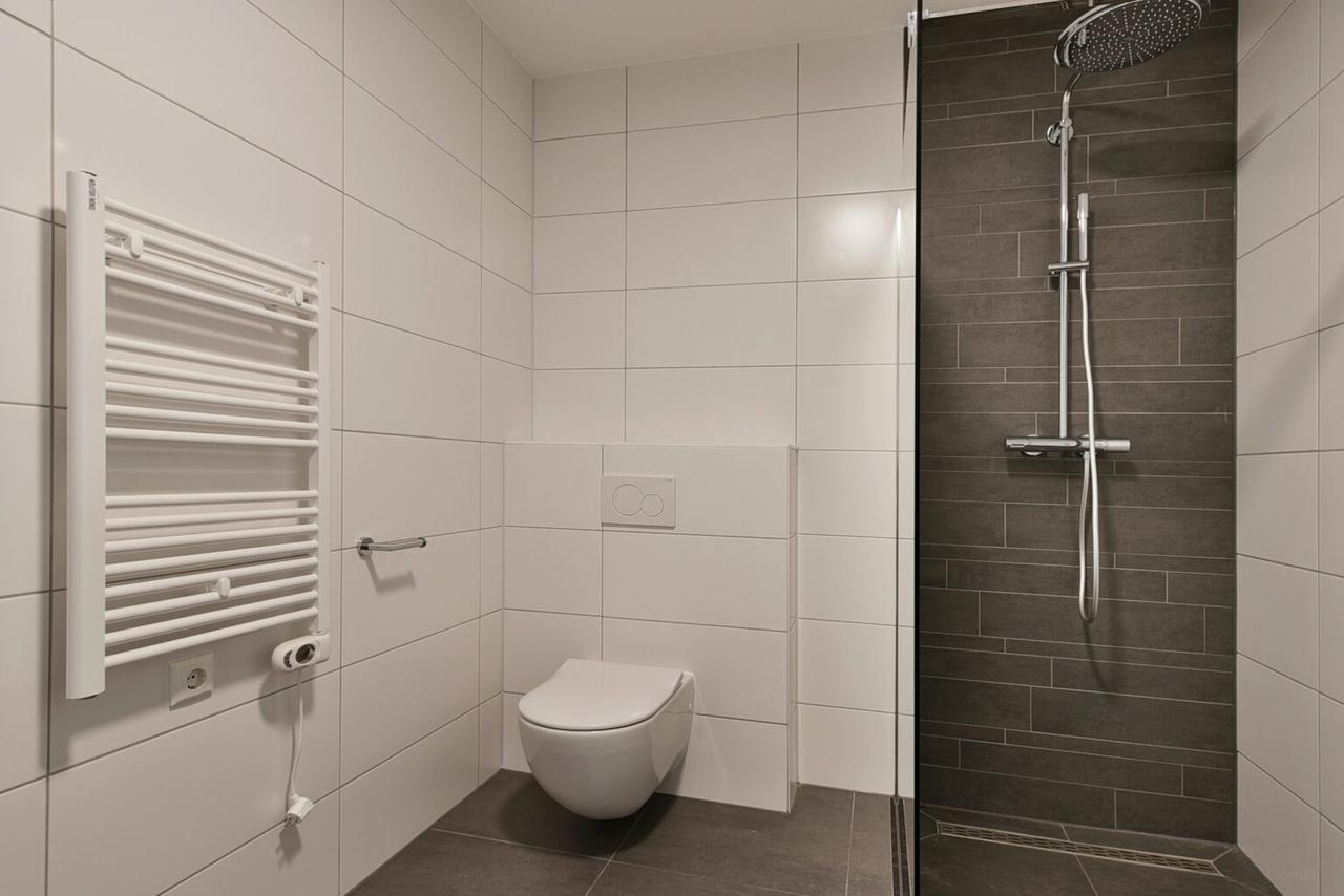 Modern 90m² appartement met zeezicht - Afbeelding 19