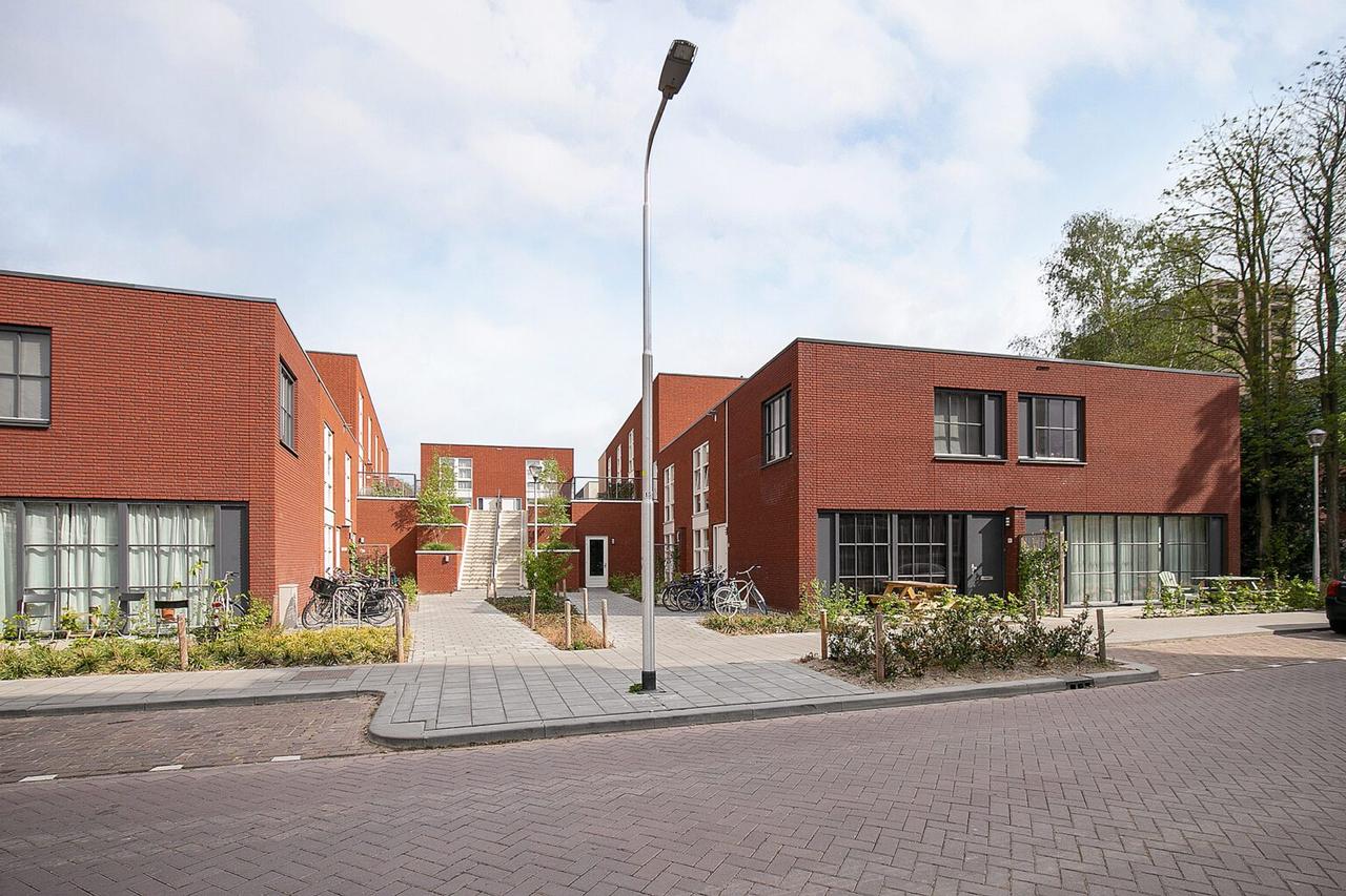 70 m² City Home with Parking in Vormenrijk - Image 1