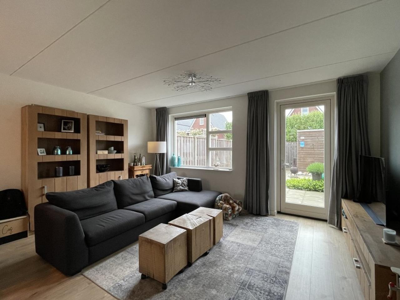 119 m² tussenwoning met tuin in Zuidbroek - Afbeelding 2