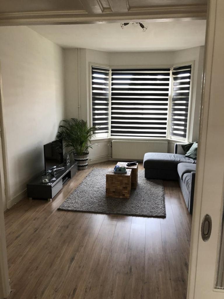 Upper-floor apartment of 110 m² with roof terrace in Alteveer - Image 3