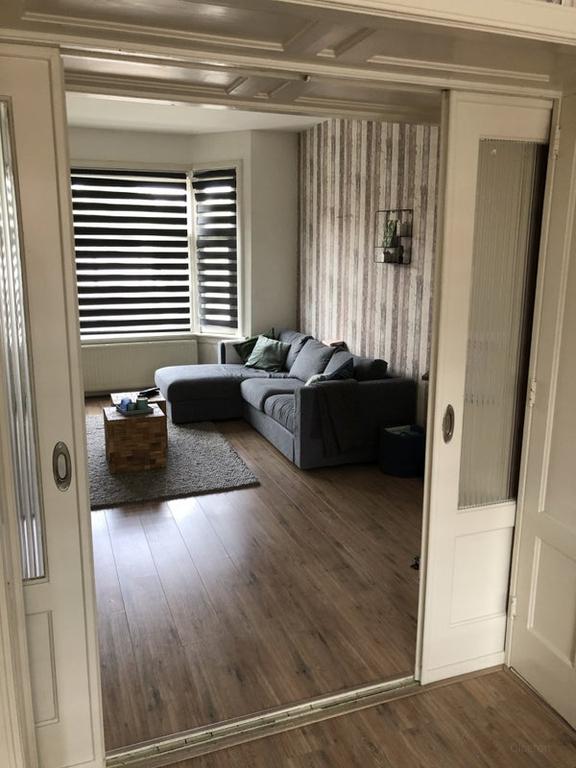 Upper-floor apartment of 110 m² with roof terrace in Alteveer - Image 4