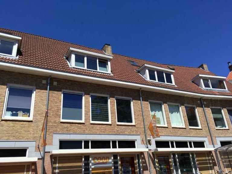 Upper-floor apartment of 110 m² with roof terrace in Alteveer - Image 1