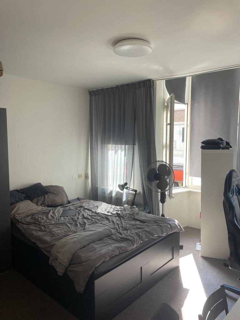 Student Room with Private Kitchen in Breda - Image 2