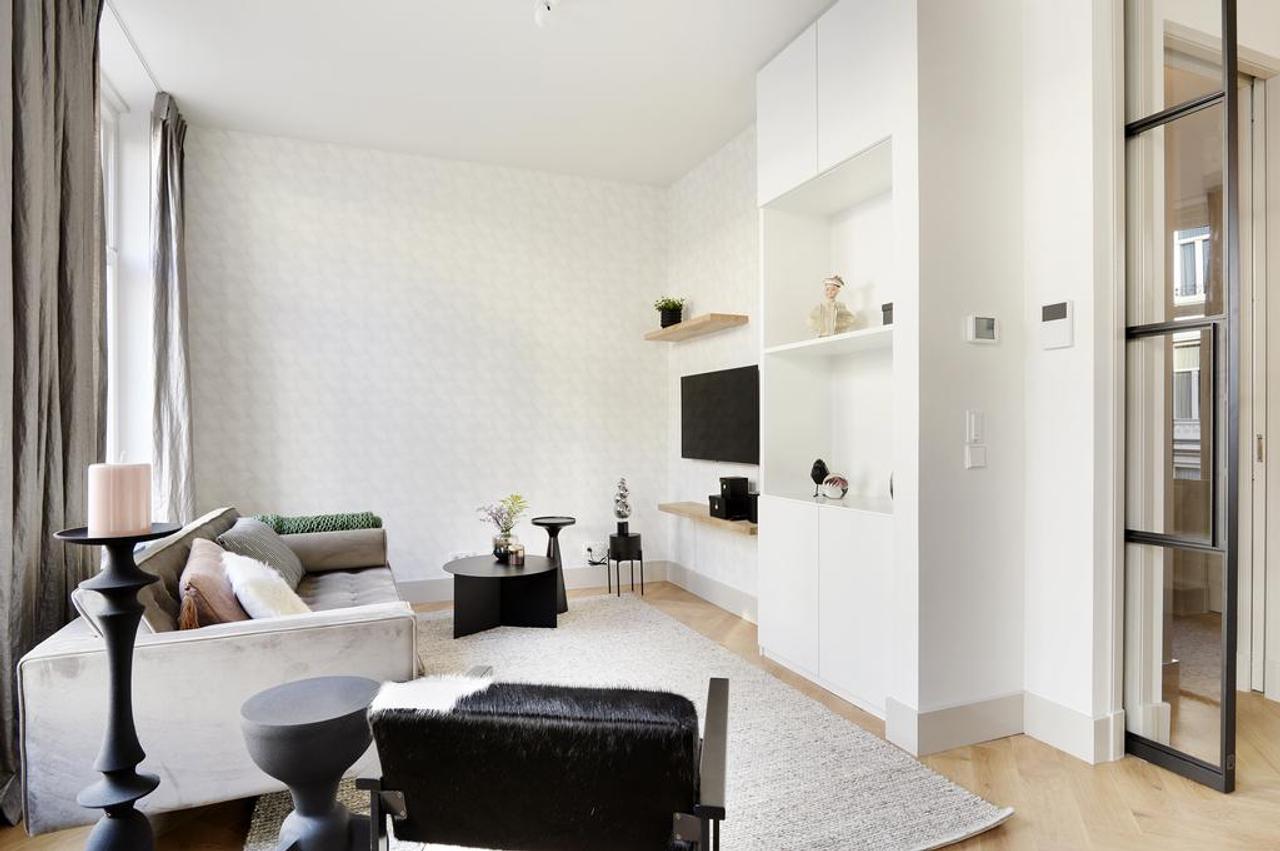 Gemeubileerd 2-kamerappartement met balkon - Afbeelding 1