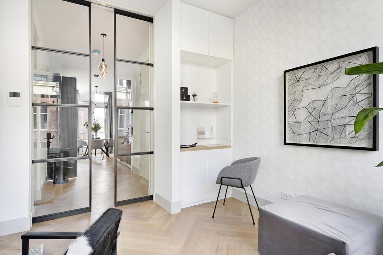 Gemeubileerd 2-kamerappartement met balkon - Afbeelding 8