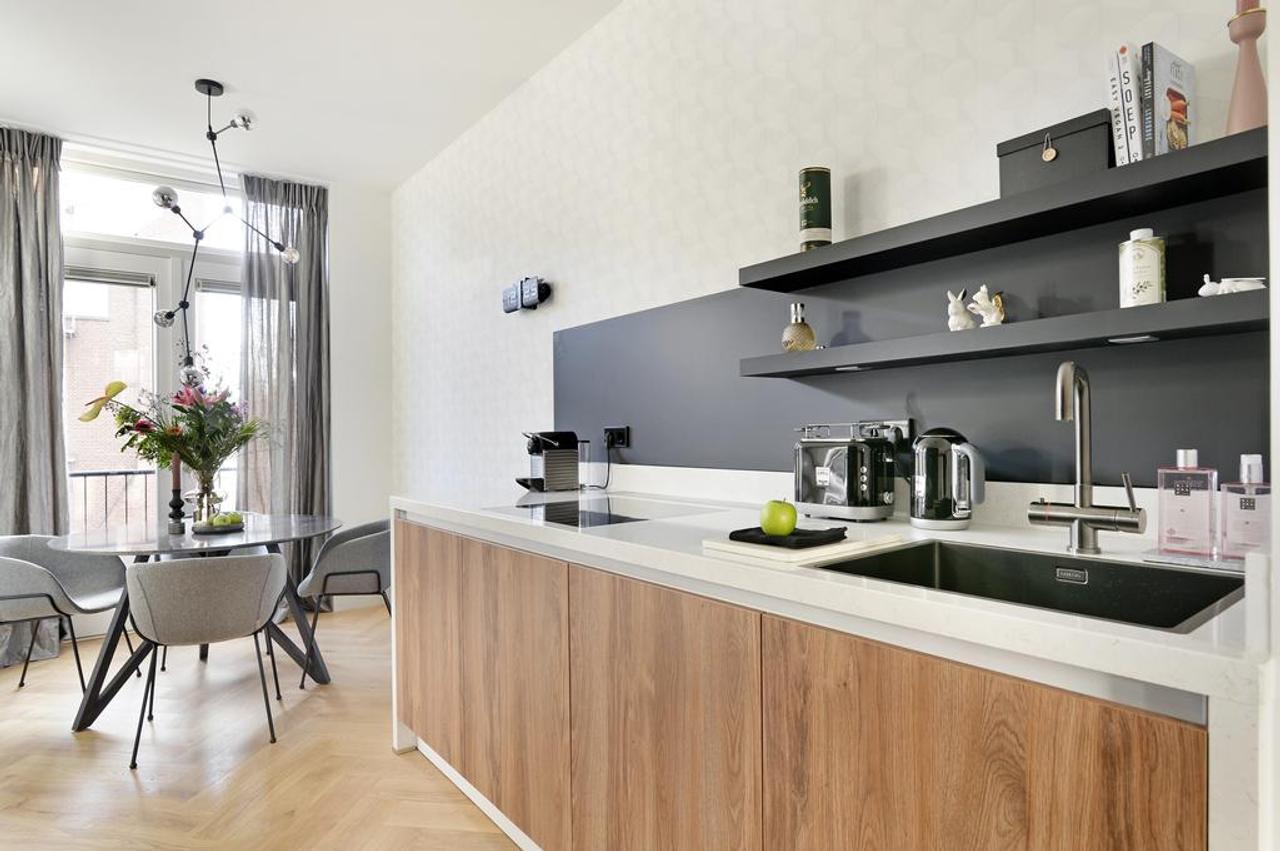 Gemeubileerd 2-kamerappartement met balkon - Afbeelding 12