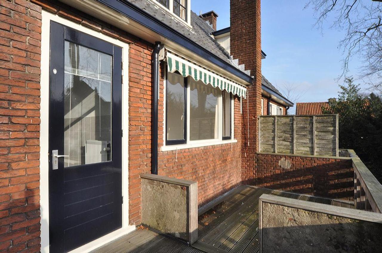 Renovated maisonette with spacious terrace in Laren - Image 9