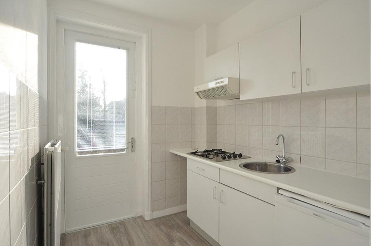 Renovated maisonette with spacious terrace in Laren - Image 8