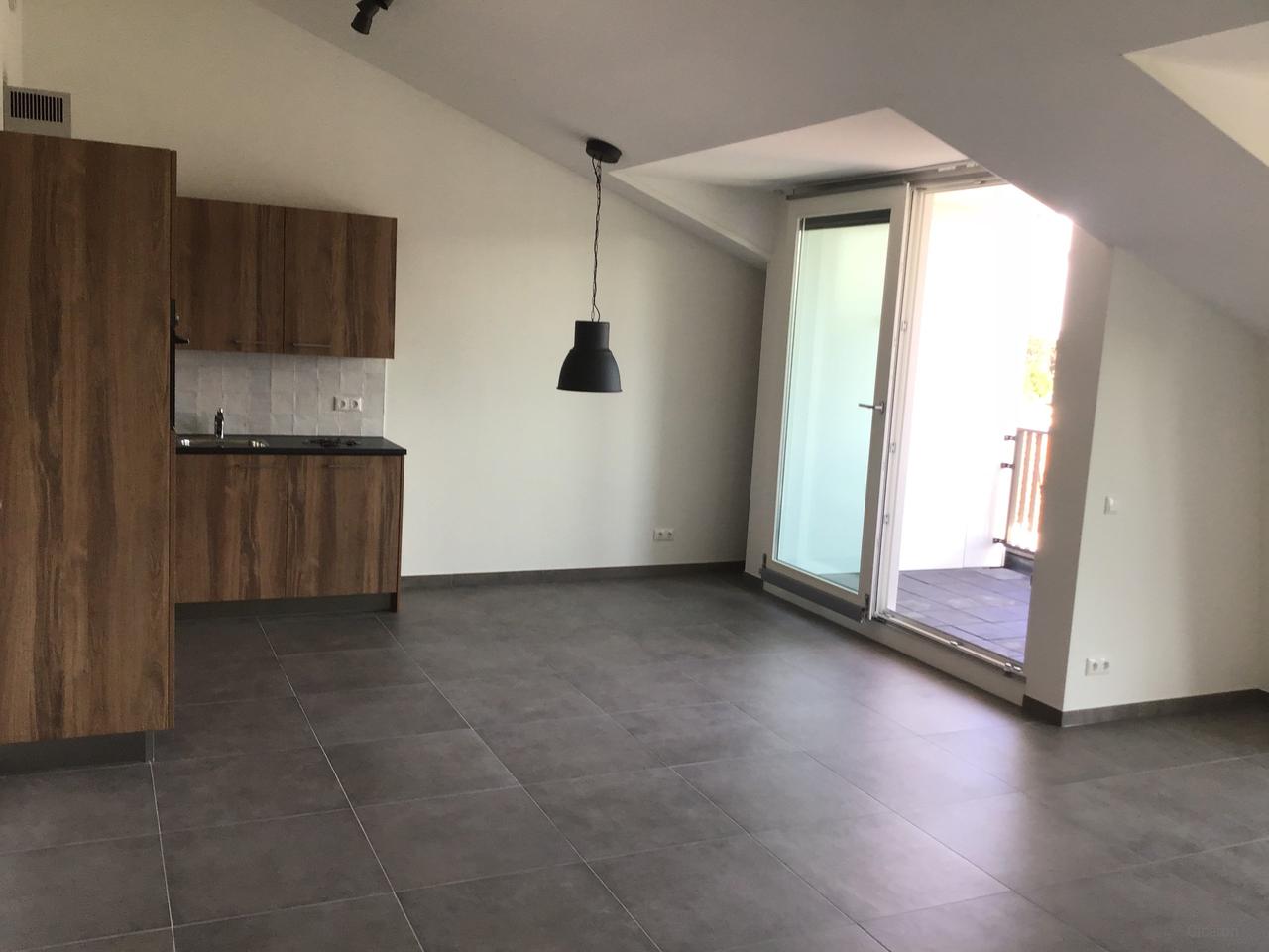 Modern 2-bedroom apartment in the center of Geldrop - Image 2