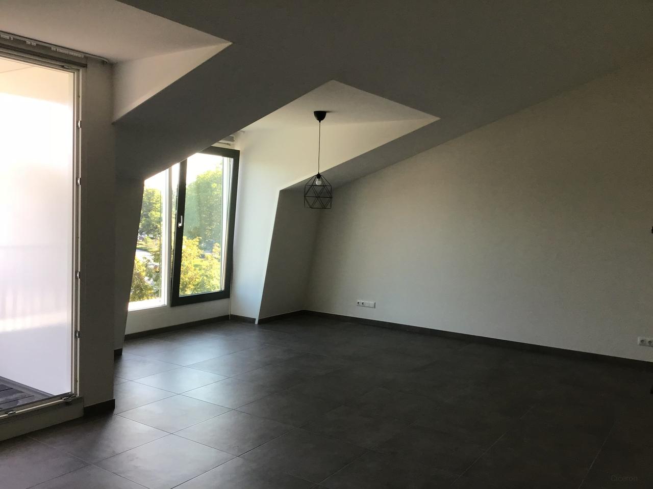 Modern 2-bedroom apartment in the center of Geldrop - Image 3