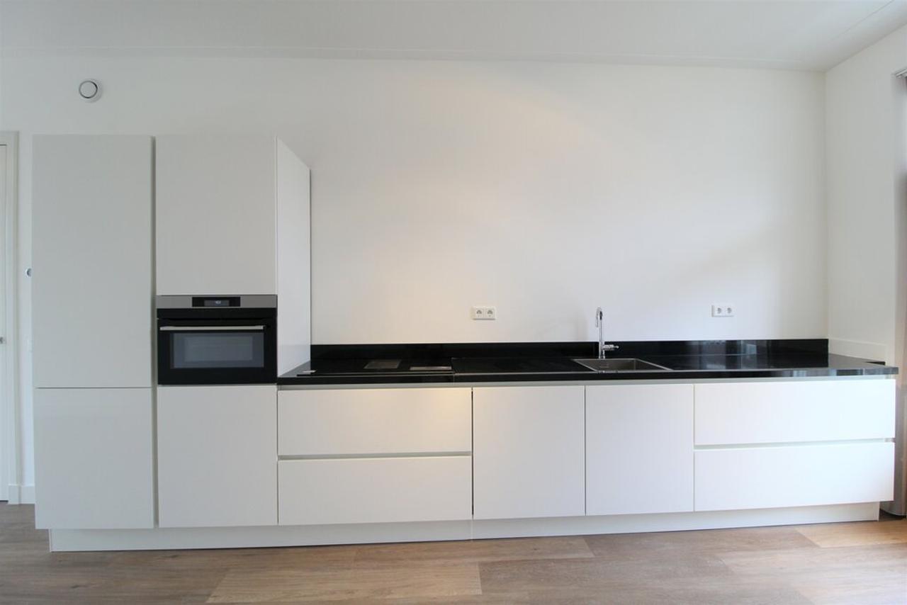 78 m2 with balcony near Vondelpark - Image 4