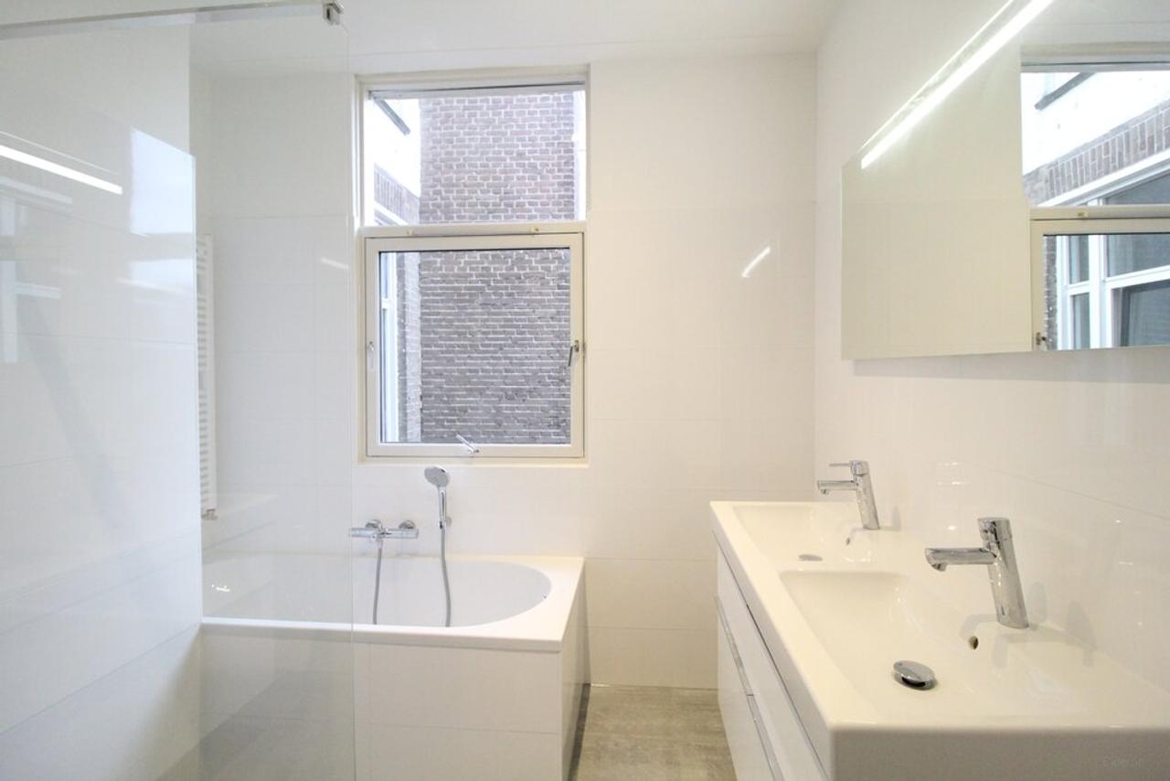 78 m2 with balcony near Vondelpark - Image 9