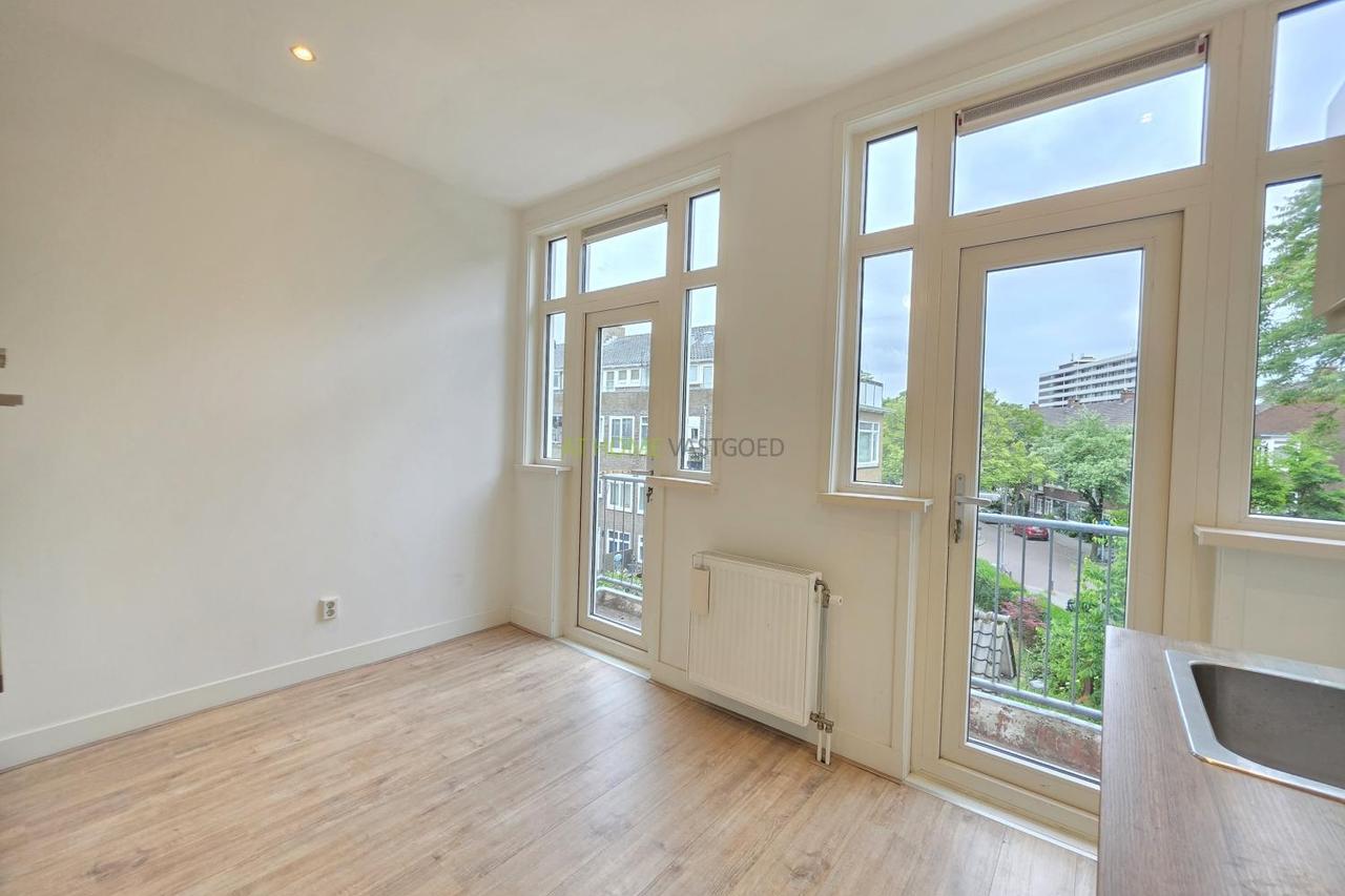 3-bedroom apartment with balcony in Blijdorp - Image 6