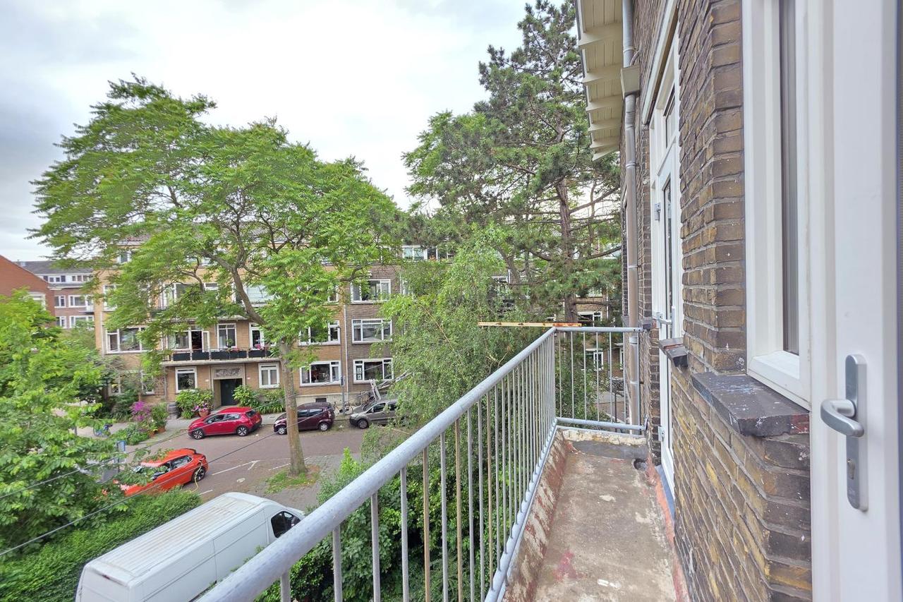 3-bedroom apartment with balcony in Blijdorp - Image 8