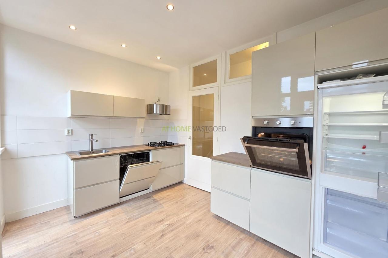 3-bedroom apartment with balcony in Blijdorp - Image 4