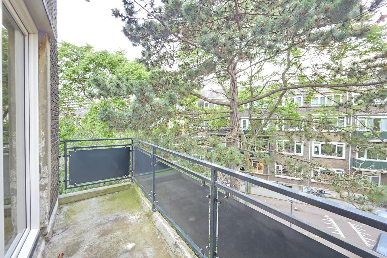 3-bedroom apartment with balcony in Blijdorp - Image 13