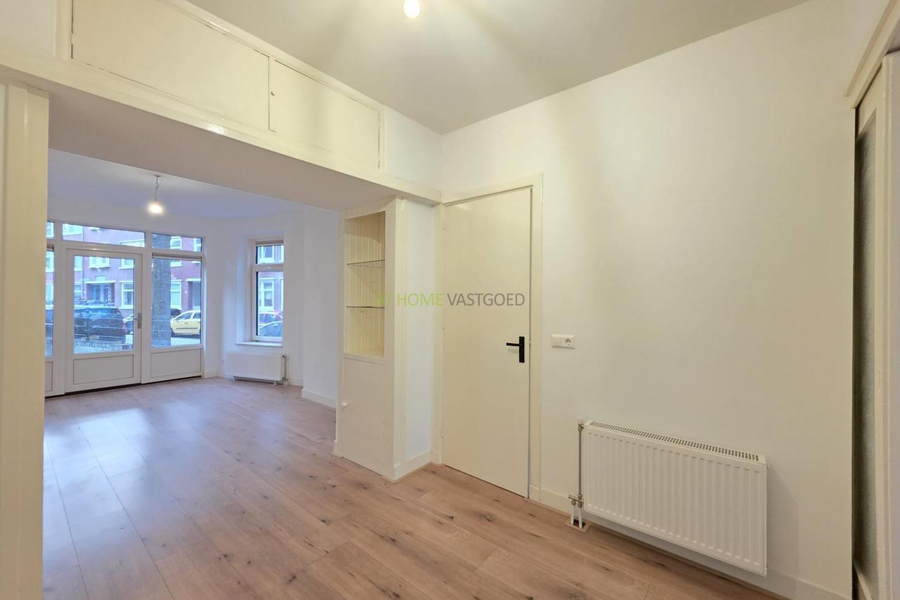 1-bedroom apartment with garden in Oud-Mathenesse - Image 11