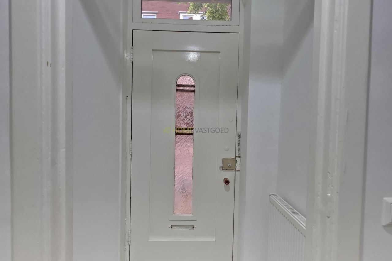 1-bedroom apartment with garden in Oud-Mathenesse - Image 1