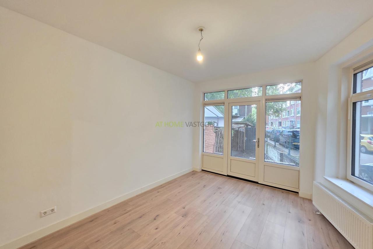 1-bedroom apartment with garden in Oud-Mathenesse - Image 7
