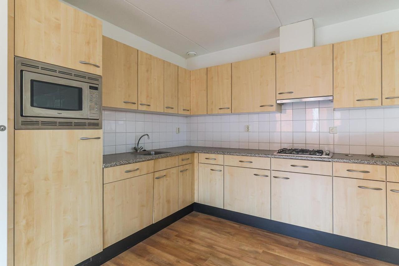 Bovenste verdieping met balkon in centrum - Afbeelding 21