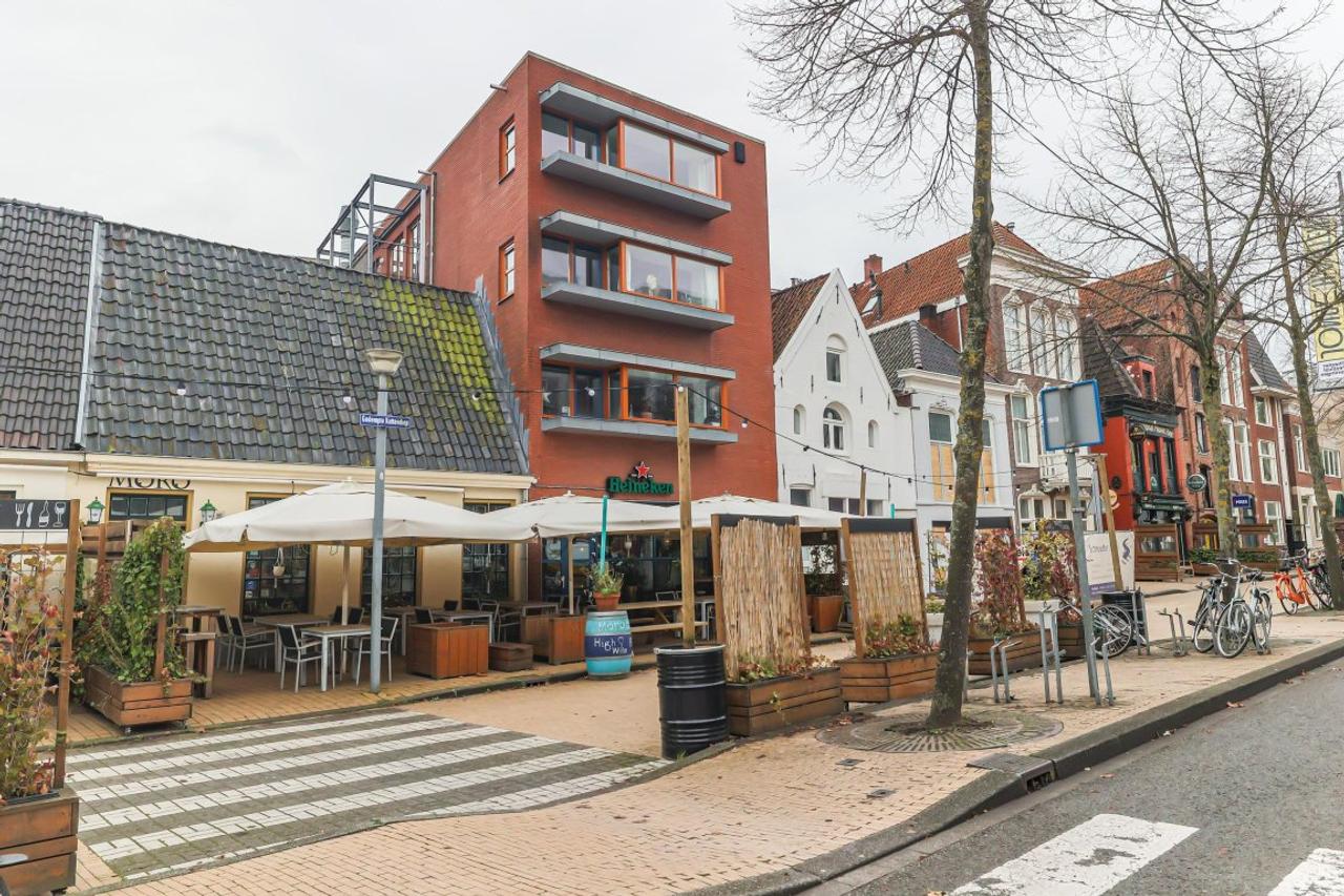 Bovenste verdieping met balkon in centrum - Afbeelding 1