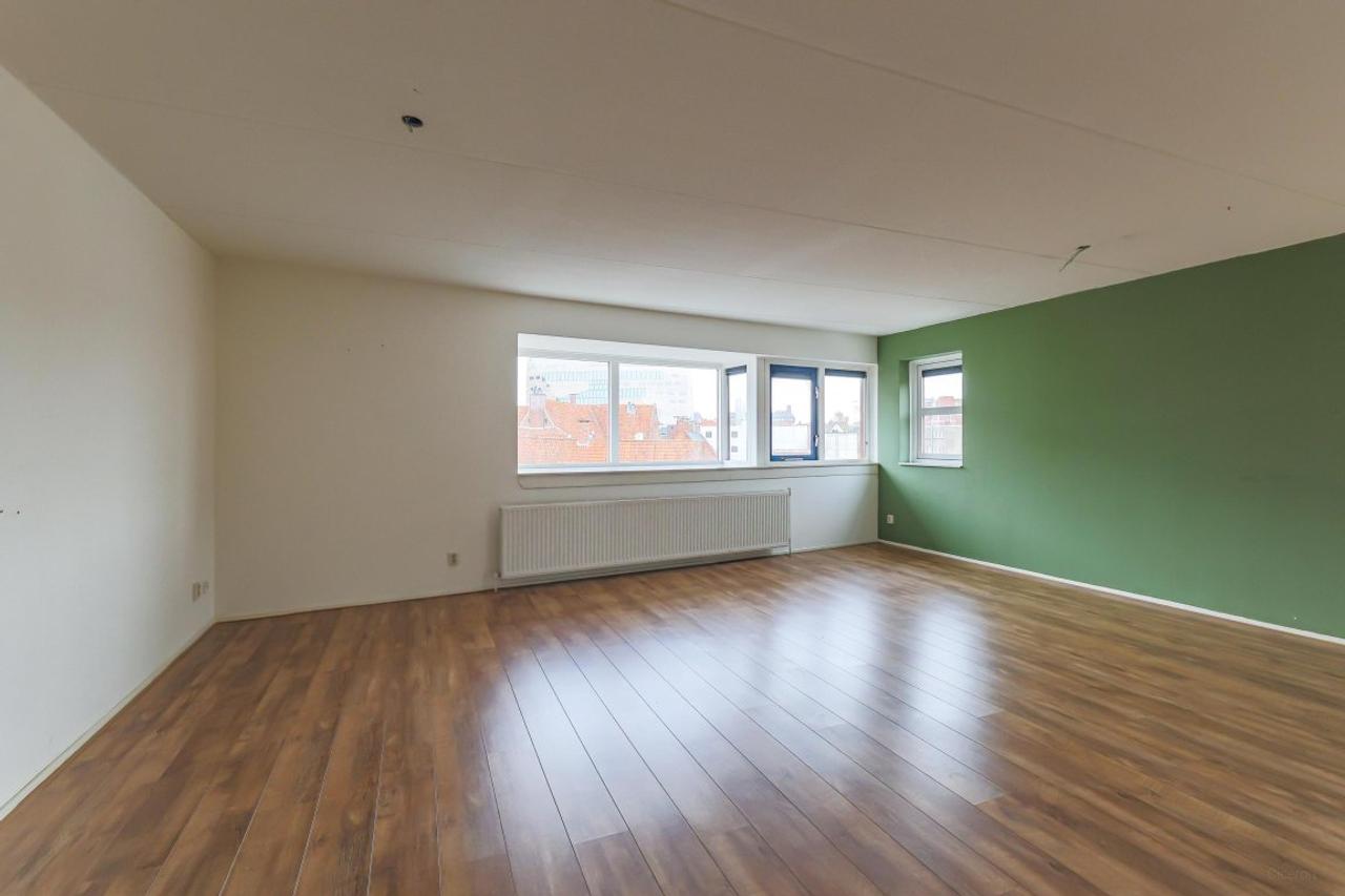 Bovenste verdieping met balkon in centrum - Afbeelding 8