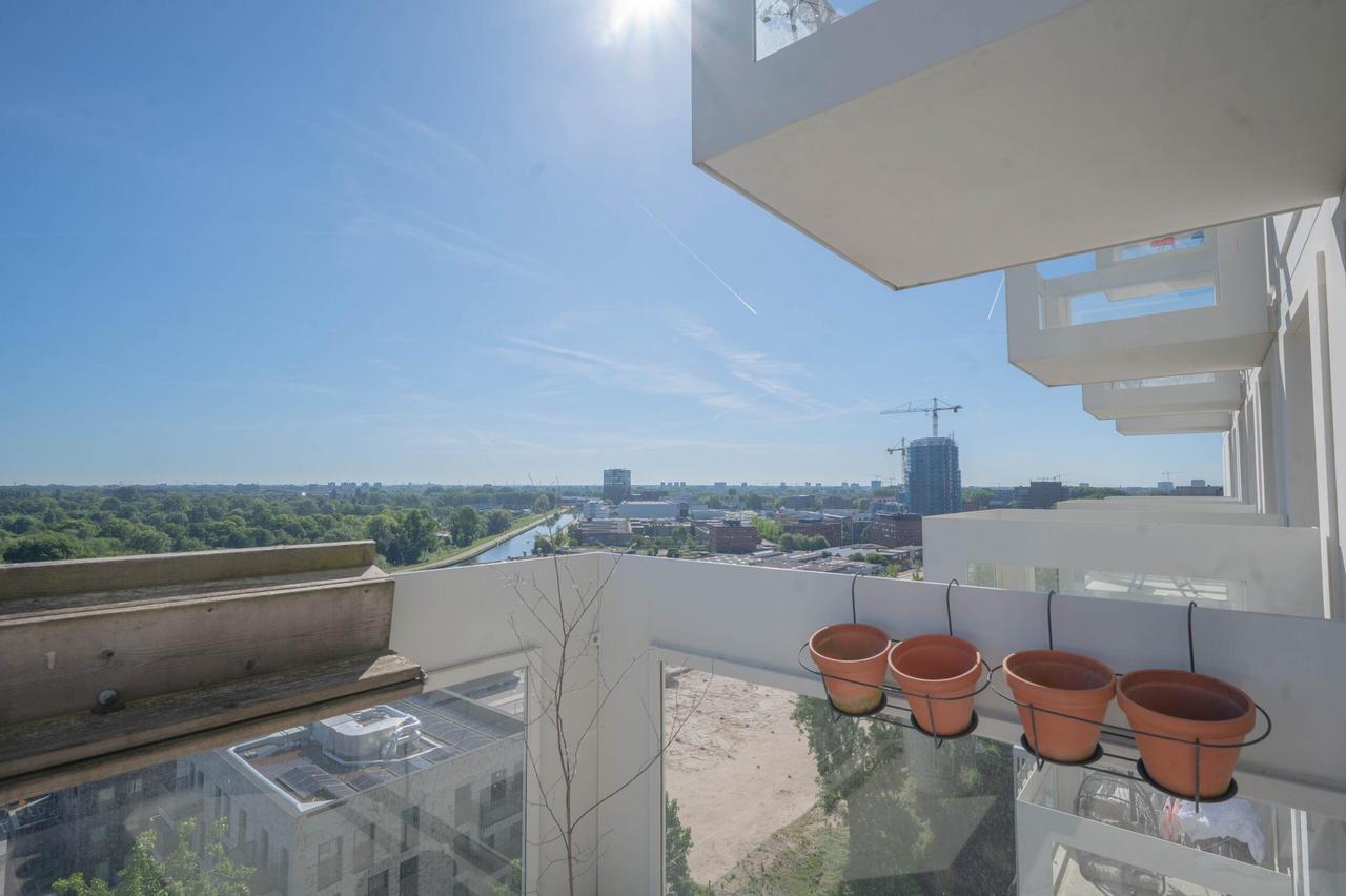 Unobstructed Views with 2 Balconies on the Amstel - Image 20