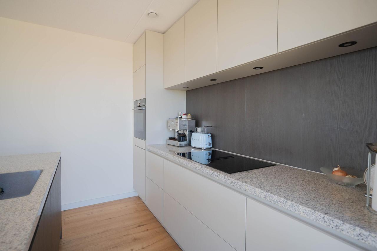 Unobstructed Views with 2 Balconies on the Amstel - Image 17