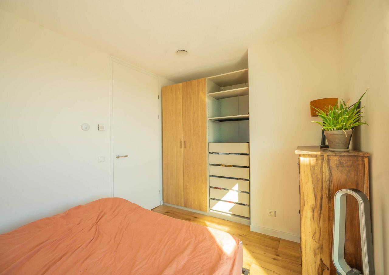 Unobstructed Views with 2 Balconies on the Amstel - Image 10