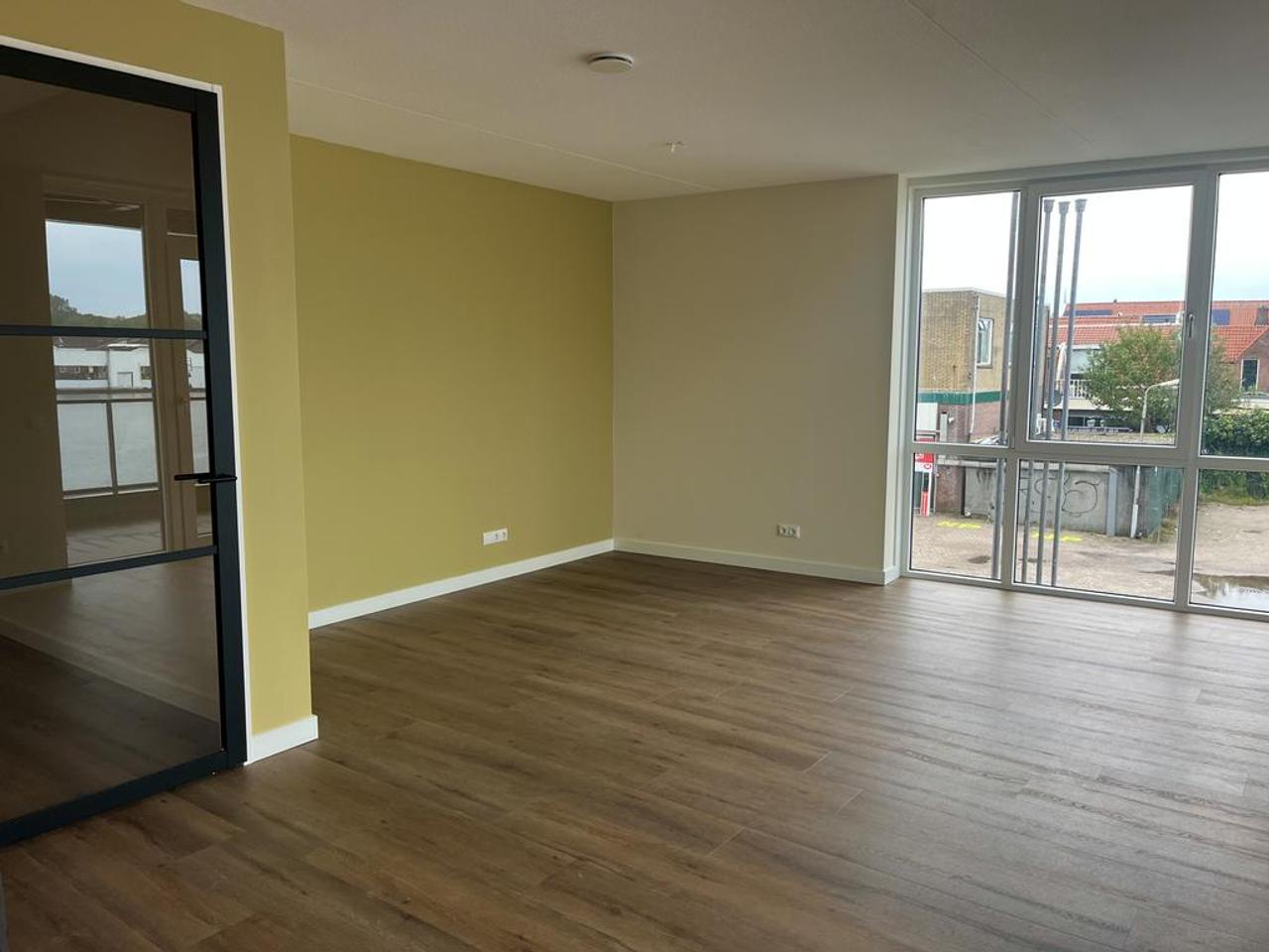 3-kamerappartement aan de Zaan met balkon - Afbeelding 2