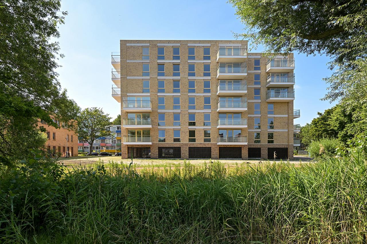 79 m² nieuwbouwappartement met terras - Afbeelding 1