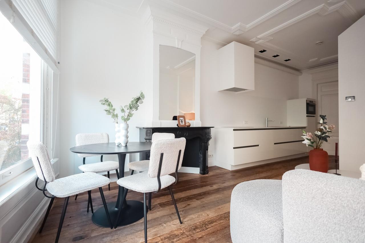 Recently renovated in the heart of the city center - Image 1