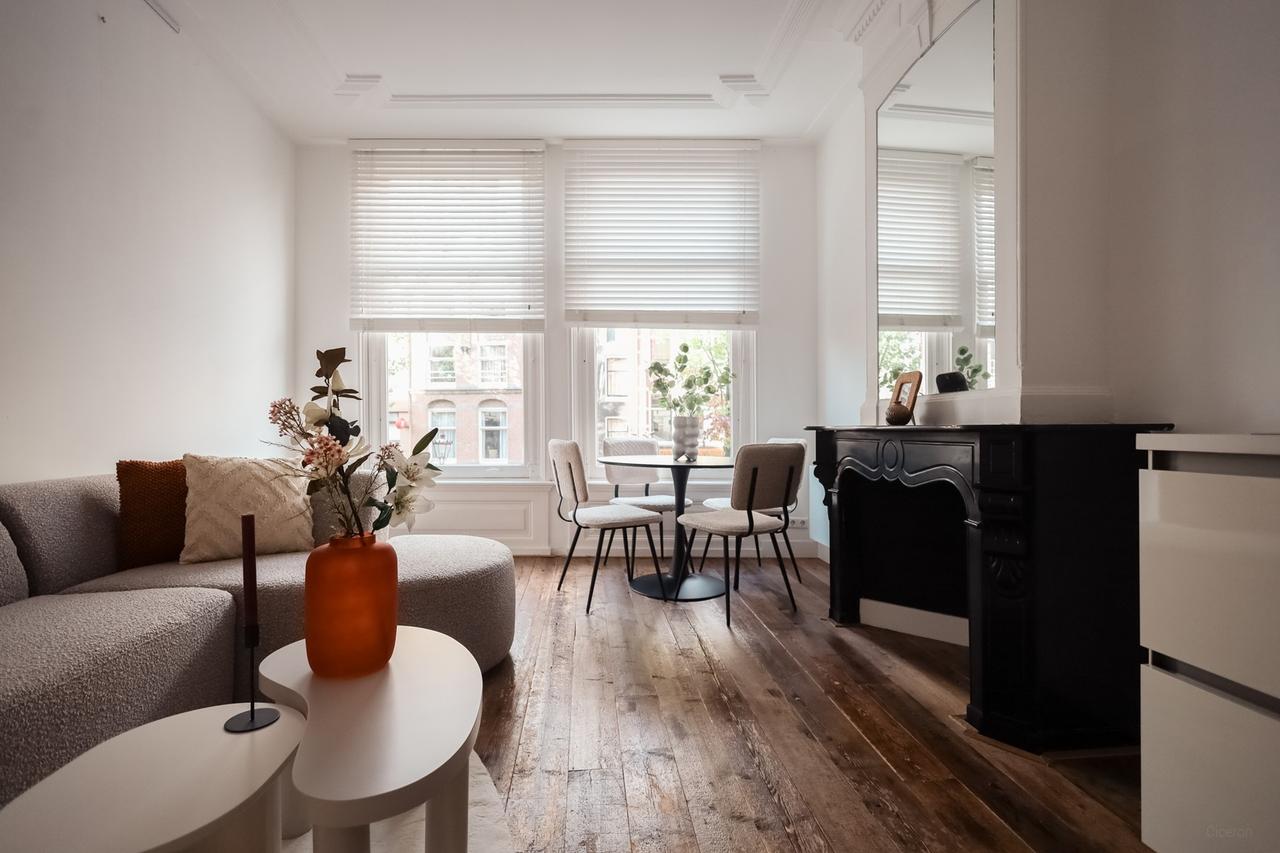 Recently renovated in the heart of the city center - Image 2