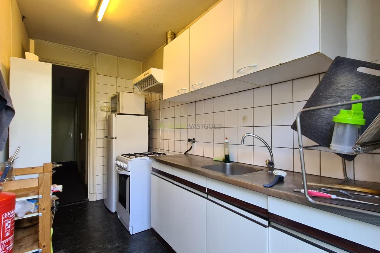 Room with balcony in Rotterdam Middelland - Image 6