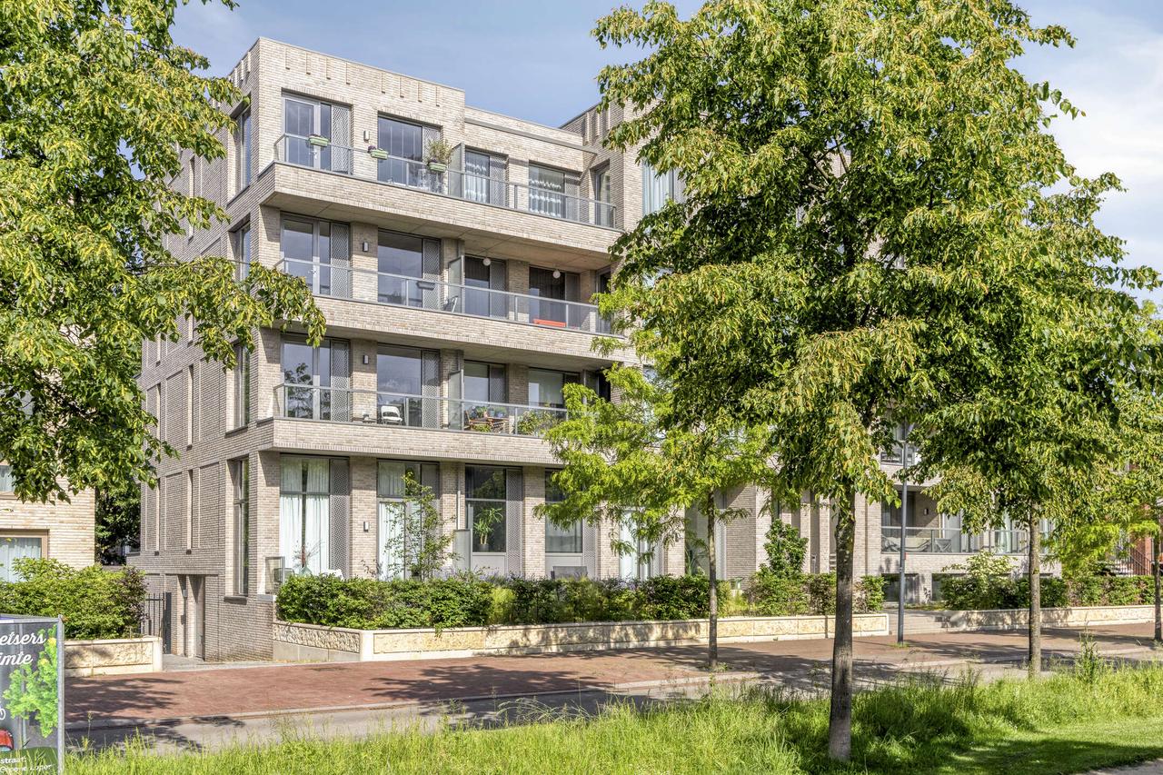 2-bedroom apartment with balcony - Image 1