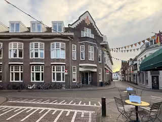 Lichte kamer van 22 m² aan de Weverssingel