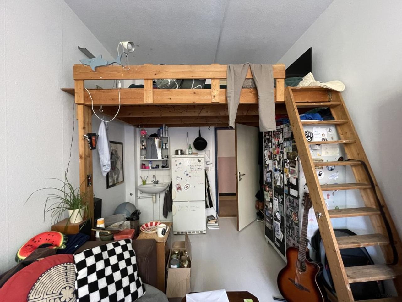 Bright 17 m² student room in Amersfoort - Image 3