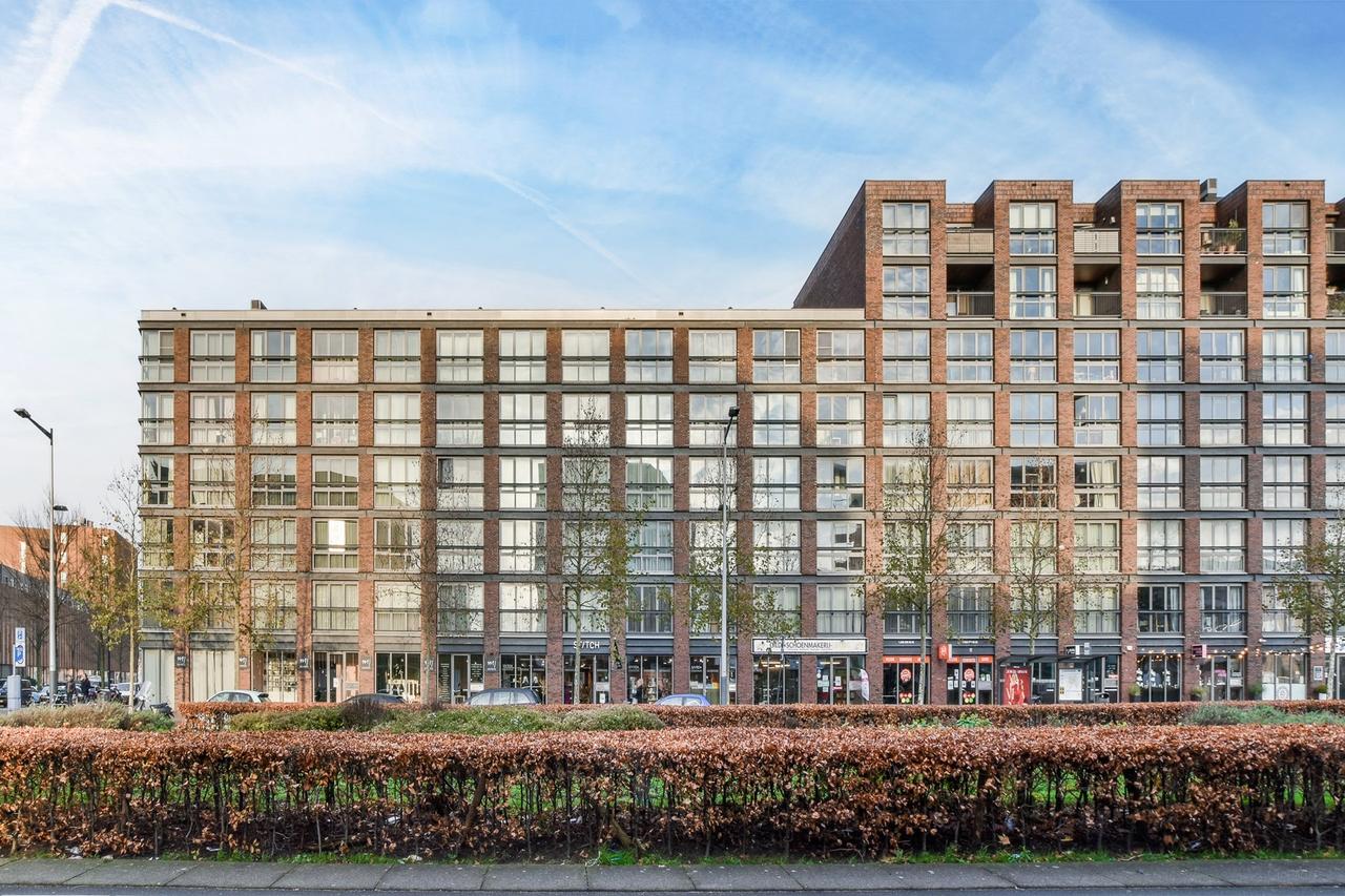 Studentenappartement met balkon aan 't IJ - Afbeelding 1