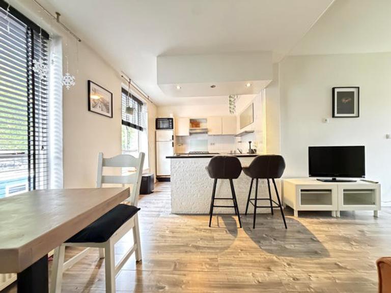 Rooftop terrace and furnished in Heuvel - Image 3