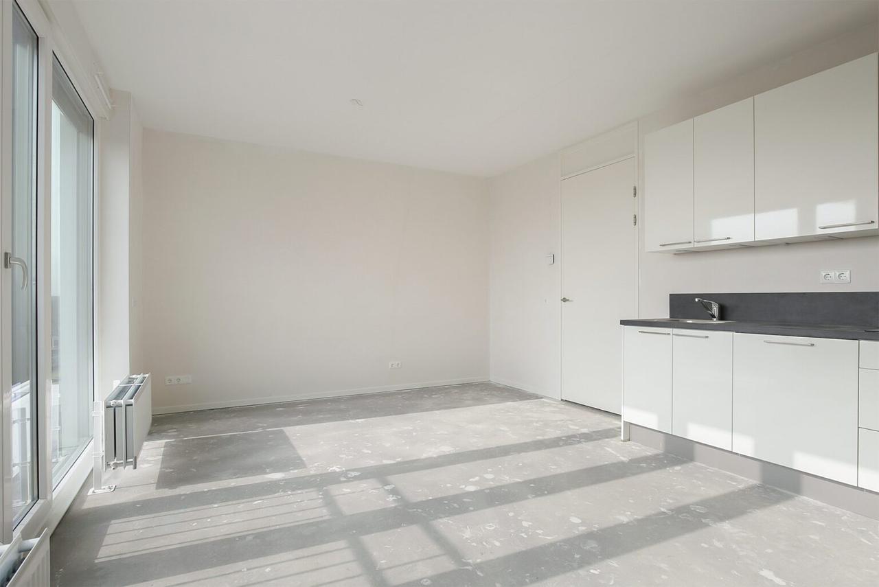Waterfront Apartment in Transwijk - Image 10