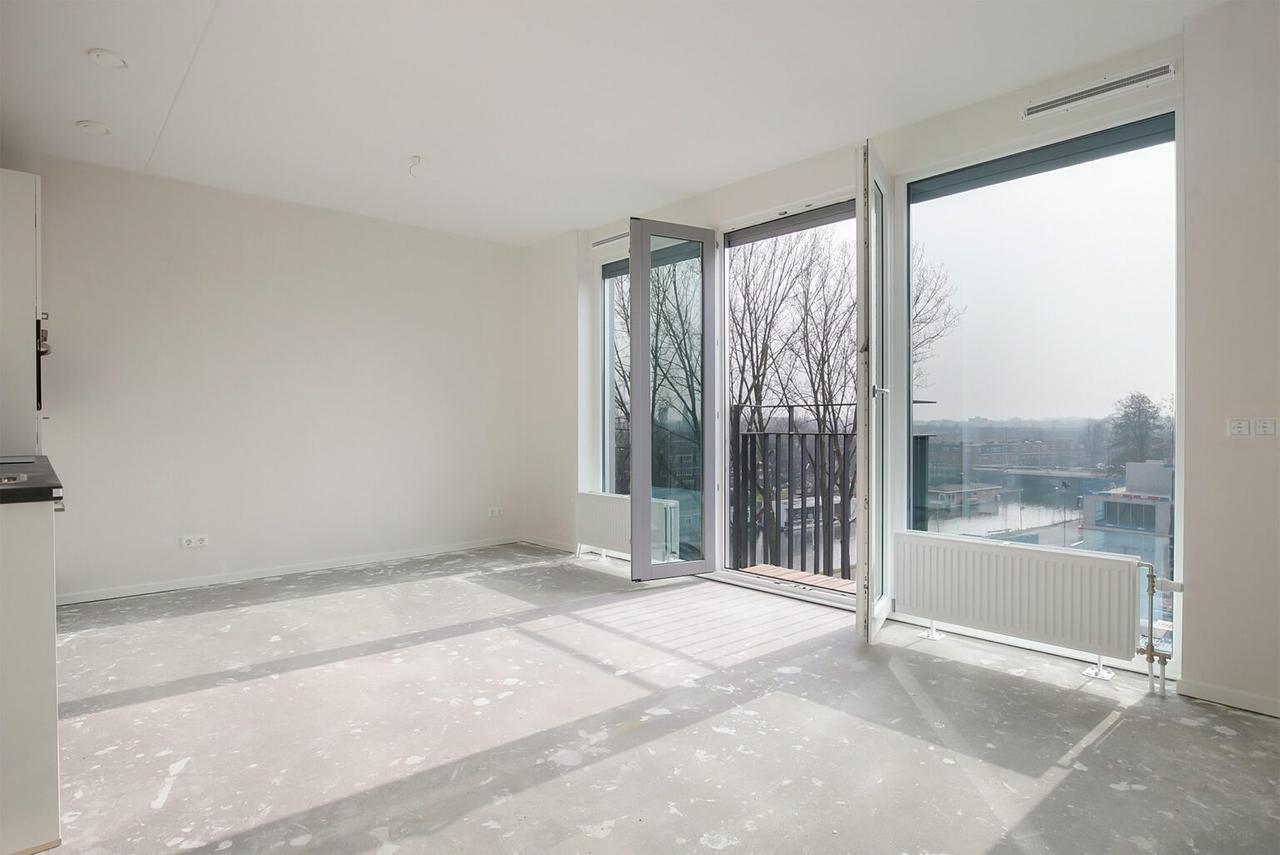 Waterfront Apartment in Transwijk - Image 7