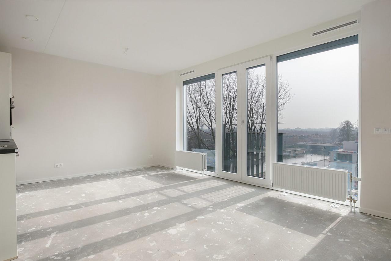 Waterfront Apartment in Transwijk - Image 8